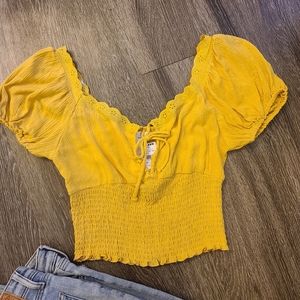* NWT Tillys Ivy +Main Yellow FITTED CROP TOP